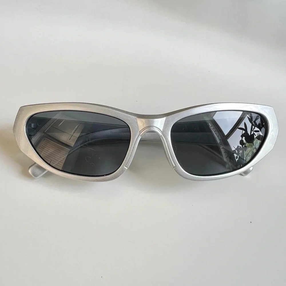 y2k 2000s vintage style chrome silver surfer sunglasses